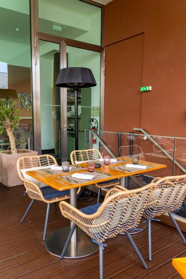 Restaurant bar Solis - Détente en plein air sur notre charmante terrasse en plein coeur de Paris