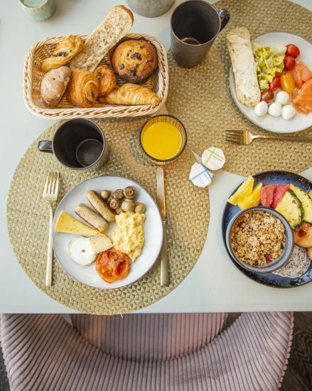 restaurant bar solis - Plongez dans l'expérience live : Brunch aux accents musicaux grâce au live musique